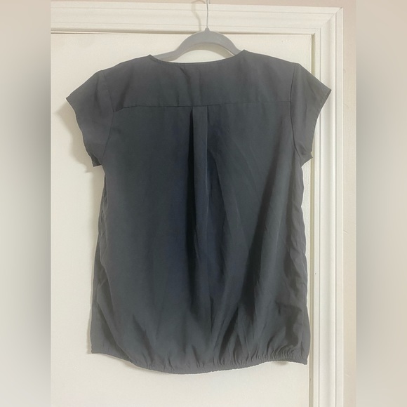 Banana Republic Charcoal Gray/Blue Shortsleeved Blouse size XS - Picture 2 of 5